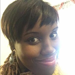 Meet your Posher, Desiree